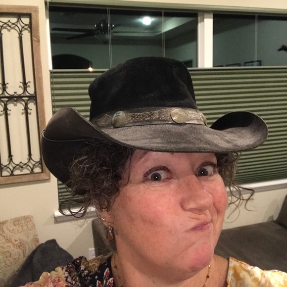 Meet your Posher, Dineen - Picture 3 of 7